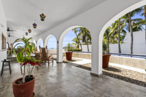 Casa Brisa del Mar | Charming oceanfront home with pool, Punta Pérula