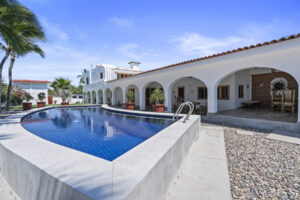 Casa Brisa del Mar | Charming oceanfront home with pool, Punta Pérula