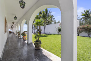 Casa Brisa del Mar | Charming oceanfront home with pool, Punta Pérula