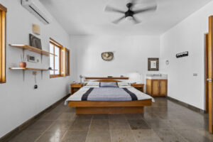 Casa Brisa del Mar | Charming oceanfront home with pool, Punta Pérula