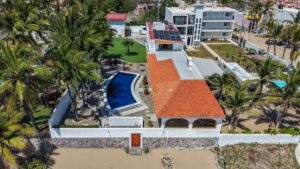 Casa Brisa del Mar | Charming oceanfront home with pool, Punta Pérula