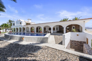 Casa Brisa del Mar | Charming oceanfront home with pool, Punta Pérula