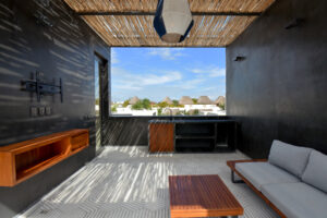 EXCLUSIVE TOWNHOUSE WITH ROOFTOP TERRACE AND DOUBLE POOL