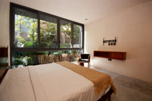 EXCLUSIVE TOWNHOUSE WITH ROOFTOP TERRACE AND DOUBLE POOL