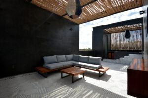 EXCLUSIVE TOWNHOUSE WITH ROOFTOP TERRACE AND DOUBLE POOL
