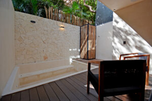 EXCLUSIVE TOWNHOUSE WITH ROOFTOP TERRACE AND DOUBLE POOL