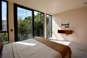 EXCLUSIVE TOWNHOUSE WITH ROOFTOP TERRACE AND DOUBLE POOL