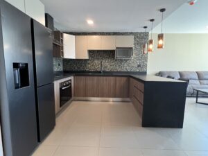 Modern Turnkey Apartment with Panoramic Mountain Views