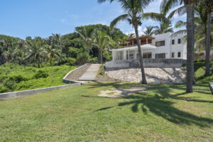 Villa Cormorán | Contemporary colonial elegance by the sea, Litibú
