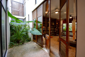 SPECTACULAR APARTMENT WITH PRIVATE TERRACE, LOCK OFF AND THE BEST VIEWS