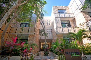 SPECTACULAR APARTMENT WITH PRIVATE TERRACE, LOCK OFF AND THE BEST VIEWS