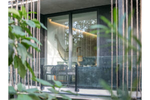 SOPHISTICATED AND UNIQUE STYLE STUDIO