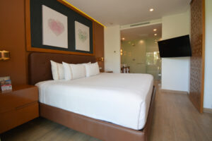 1-BEDROOM RESIDENCE WITH 5-DIAMOND LUXURY AMENITIES