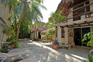 MASTER RENTAL: STRATEGIC INVESTMENT LOT IN DOWNTOWN (RESIDENTIAL/COMMERCIAL)