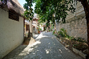 MASTER RENTAL: STRATEGIC INVESTMENT LOT IN DOWNTOWN (RESIDENTIAL/COMMERCIAL)