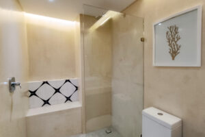 LAGUNAS CENTRAL PARK SWIM UP STUDIO