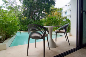 LAGUNAS CENTRAL PARK SWIM UP STUDIO