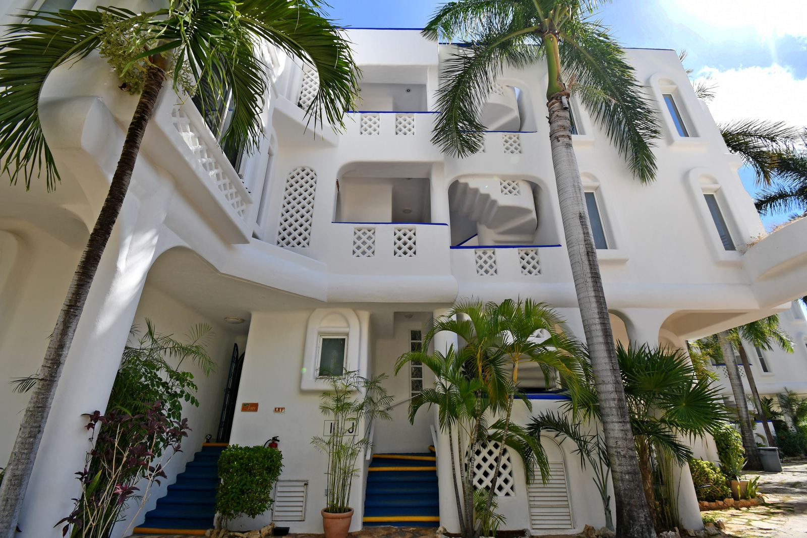 Exclusive Mediterranean Aura Residence