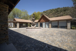 Luxury Equestrian Estate with Expansive Gardens and Mountain Views