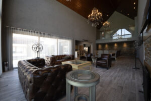 Luxury Equestrian Estate with Expansive Gardens and Mountain Views