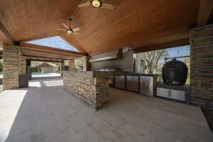 Luxury Equestrian Estate with Expansive Gardens and Mountain Views