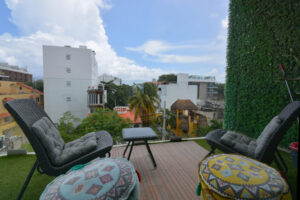 ONE BEDROOM IN THE CARIBBEAN A FEW STEPS FROM THE SEA