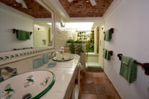 OCEANVIEW TROPICAL ESCAPE RETREAT