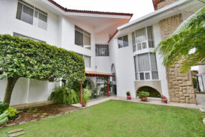 Casa Alameda en venta, Royal Country, zona Andares, Zapopan
