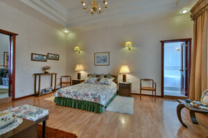 Casa Alameda en venta, Royal Country, zona Andares, Zapopan