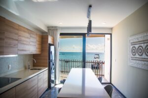PRIVATE OCEANFRONT HORIZON RETREAT RESIDENCE
