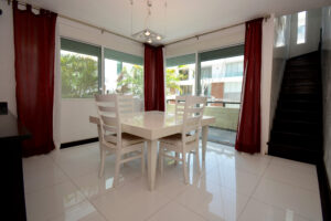 VIBRANT AND UNIQUE PH LOCATED IN PREMIUM AREA, JUST STEPS TO THE BEACH