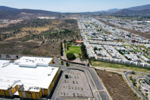 Terreno con alto potencial de desarrollo antes de las Plazas Outlet. San Agustín