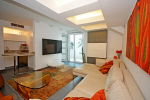 EXCLUSIVE RESIDENCE WITH PRIVATE DOCK