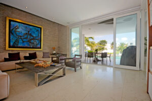 EXCLUSIVE RESIDENCE WITH PRIVATE DOCK