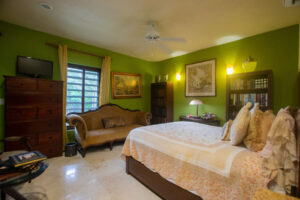 EXCLUSIVE OCEANFRONT RESIDENCE, 2 BED 2 AND BATH PANORAMIC VIEWS
