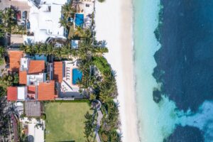 SUPER LUXURY BEACHFRONT VILLA IN THE HOTEL ZONE