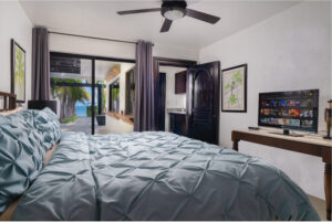 SUPER LUXURY BEACHFRONT VILLA IN THE HOTEL ZONE