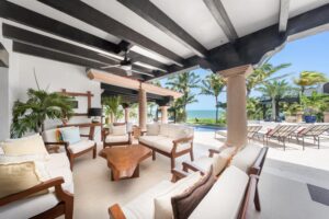 SUPER LUXURY BEACHFRONT VILLA IN THE HOTEL ZONE