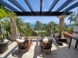 SUPER LUXURY BEACHFRONT VILLA IN THE HOTEL ZONE