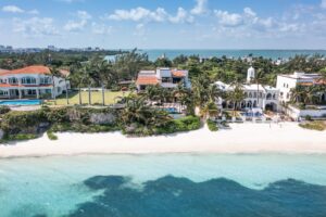 SUPER LUXURY BEACHFRONT VILLA IN THE HOTEL ZONE