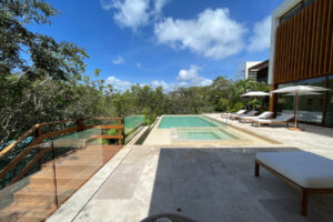 LUXURY ROSEWOOD VILLA