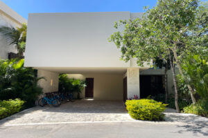 LUXURY ROSEWOOD VILLA