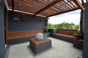 UNIQUE TWO BEDROOM PENTHOUSE WITH PRIVATE TERRACE AND WHIRLPOOL TUB