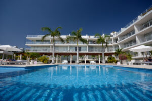 HARMONIOUS AND ELEGANT TWO-BEDROOM APARTMENT IN AN UNBEATABLE LOCATION