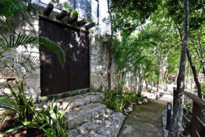 LUXURIOUS BAMBOO HIDEAWAY RESIDENCE