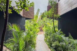 ESMERALDA BLACK PENTHOUSE