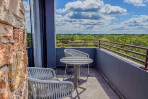 ESMERALDA BLACK PENTHOUSE