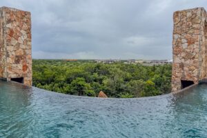 ESMERALDA BLACK PENTHOUSE