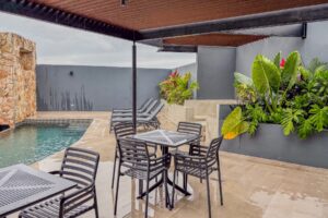 ESMERALDA BLACK PENTHOUSE