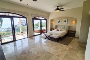 Villa León, Manzanillo, Colima
